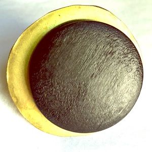 Ring in gold & black